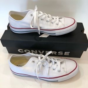 Converse Chuck Taylor’s women’s 9 white like new